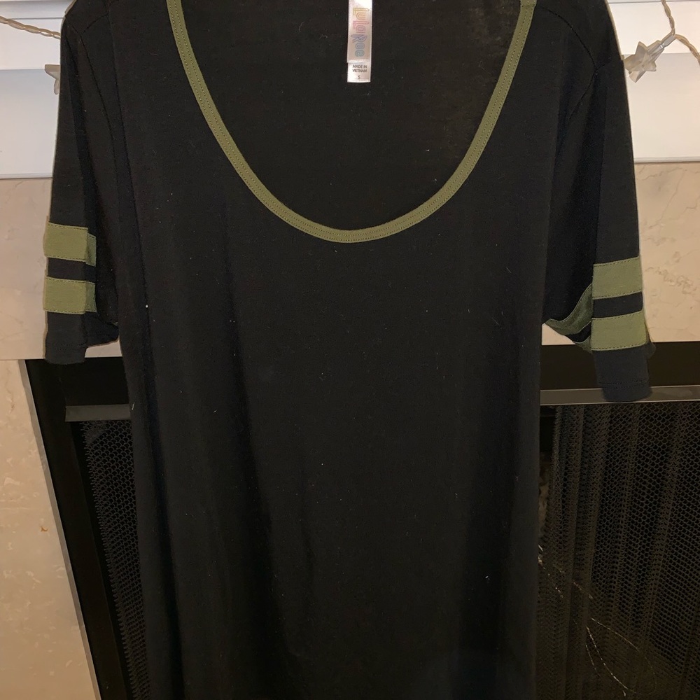 Lularoe perfect tee